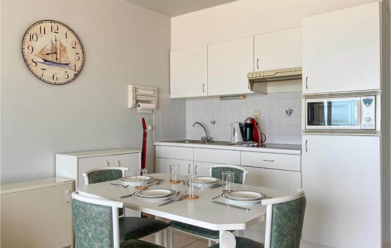 Awesome apartment in Oostende with Outdoor swimming pool, WiFi&1 Bedrooms Buitenkant foto