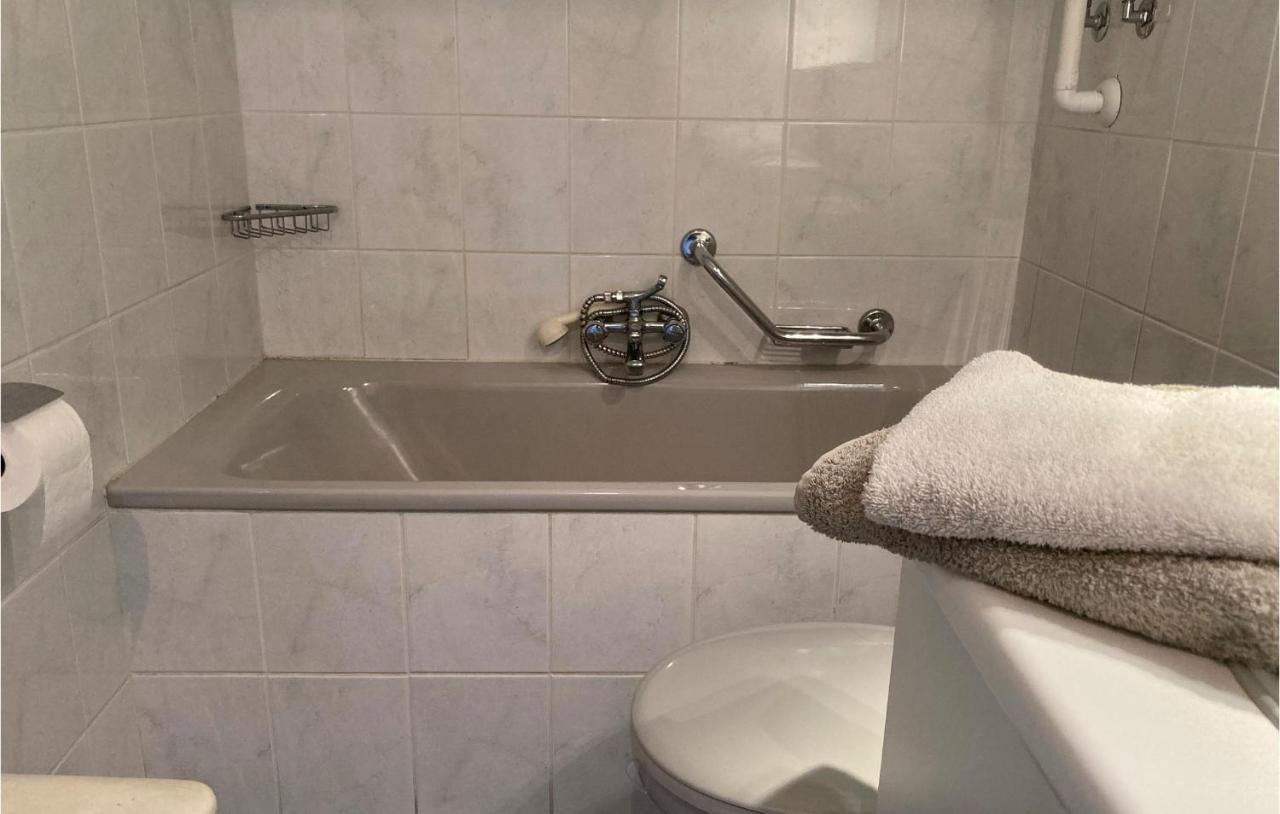 Awesome apartment in Oostende with Outdoor swimming pool, WiFi&1 Bedrooms Buitenkant foto